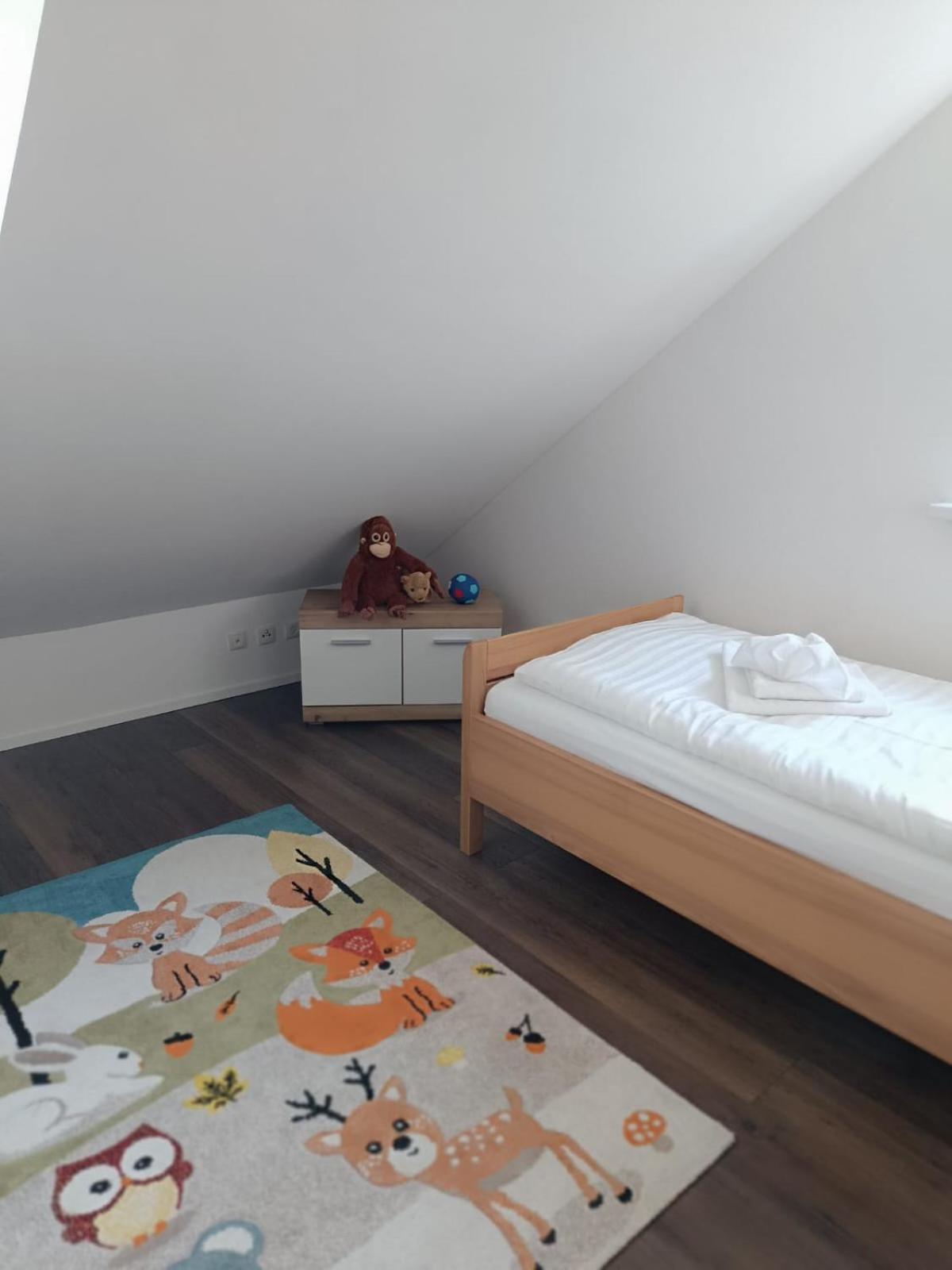 Moderne Ferienwohnung Fuer Familien Im Dachgeschoss Bosau Zewnętrze zdjęcie
